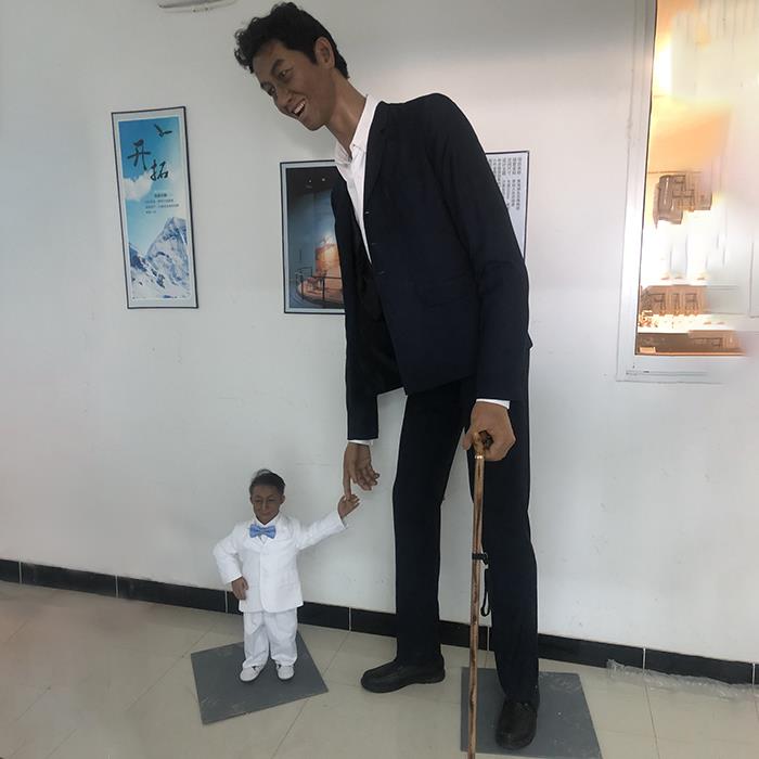 Tallest And Shortest Man 1:1 Hyper Realistic Life Size Wax Statues